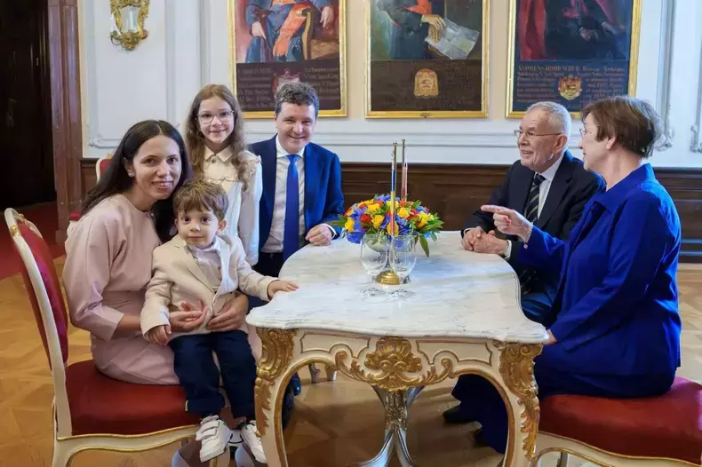 nicusor-dan-mirabela-gradinaru-austria-7