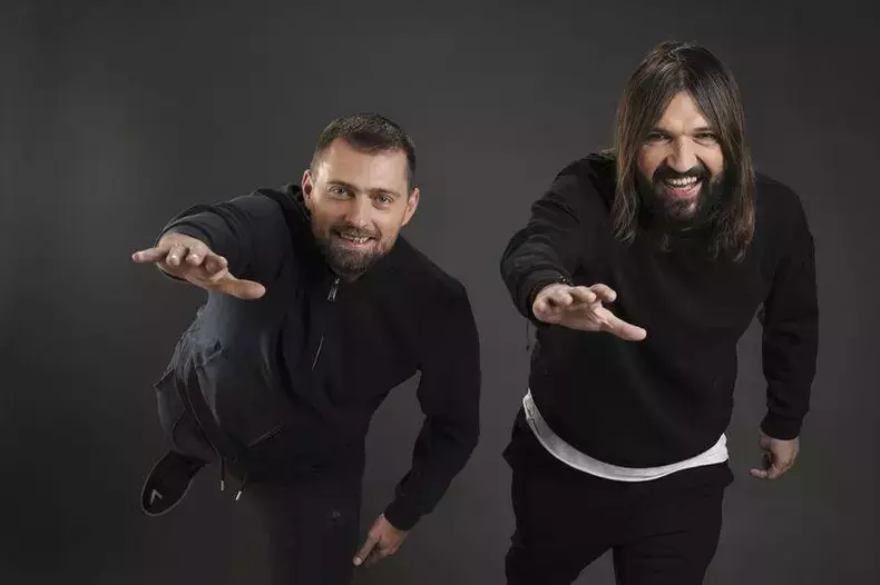 gabriel-tamas-dan-alexa-asia-express