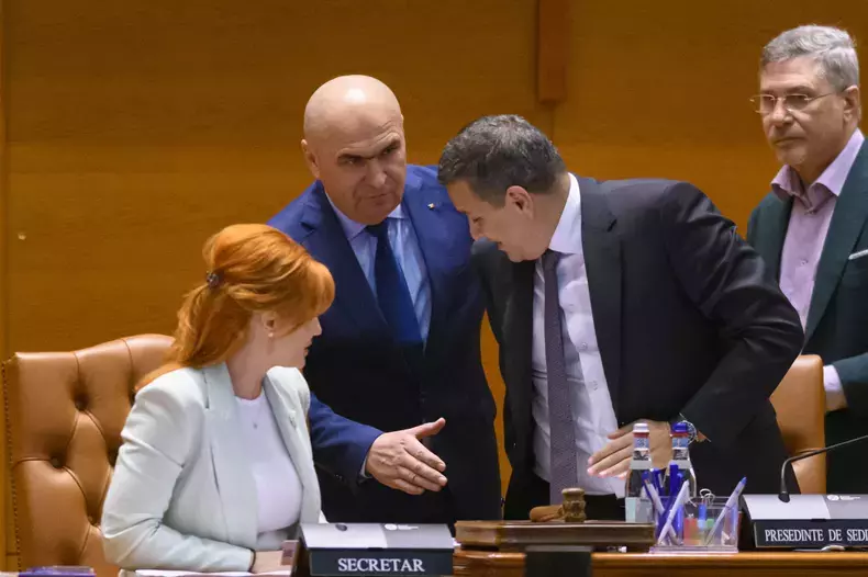 hepta_8479181-scaled