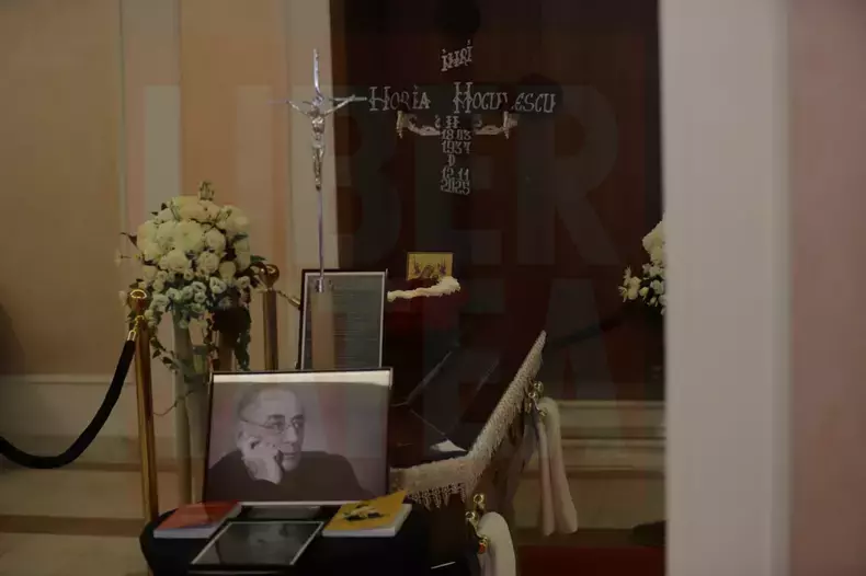 horia-moculescu-sicriu-priveghi-4
