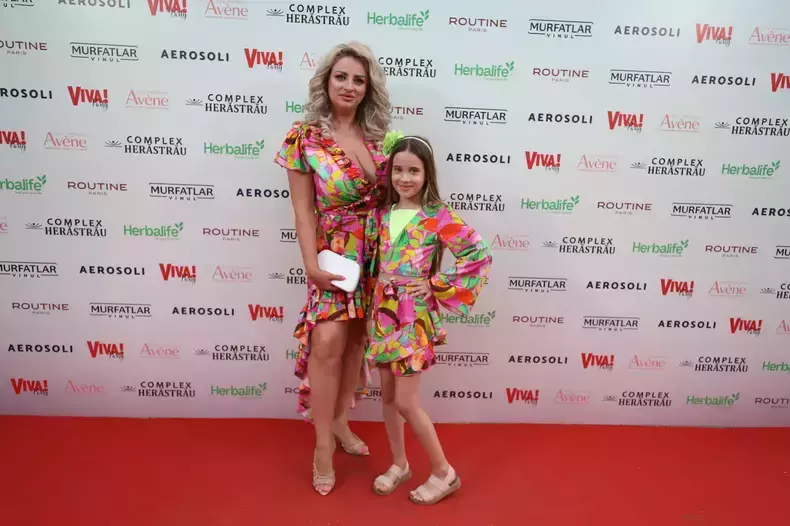 sanziana-buruiana-fiica-petrecere-viva3-1