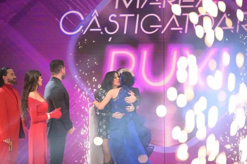 Ruxi-dupa-ce-a-castigat-„Bravo-ai-stil-Celebrities.-„Premiul-acesta-nu-este-al-meu.-Ce-va-face-cu-banii-3