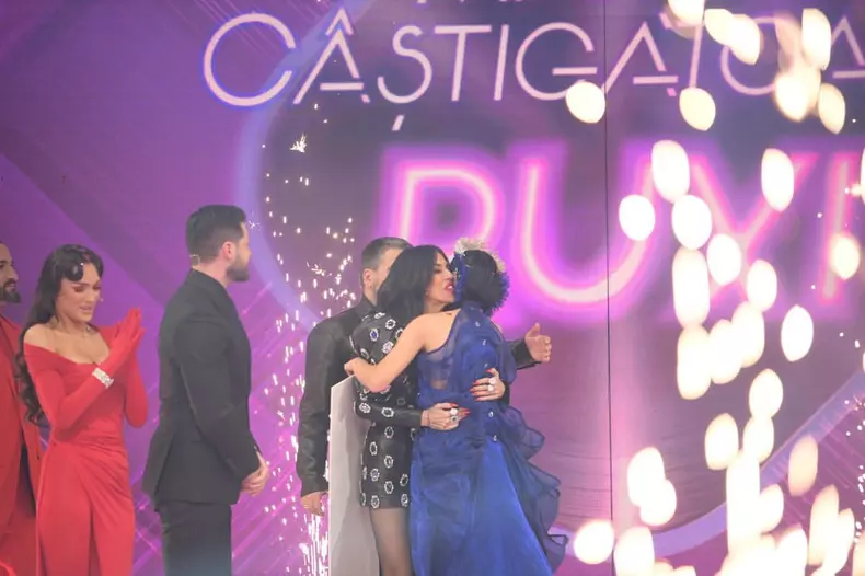 Ruxi-dupa-ce-a-castigat-„Bravo-ai-stil-Celebrities.-„Premiul-acesta-nu-este-al-meu.-Ce-va-face-cu-banii-4