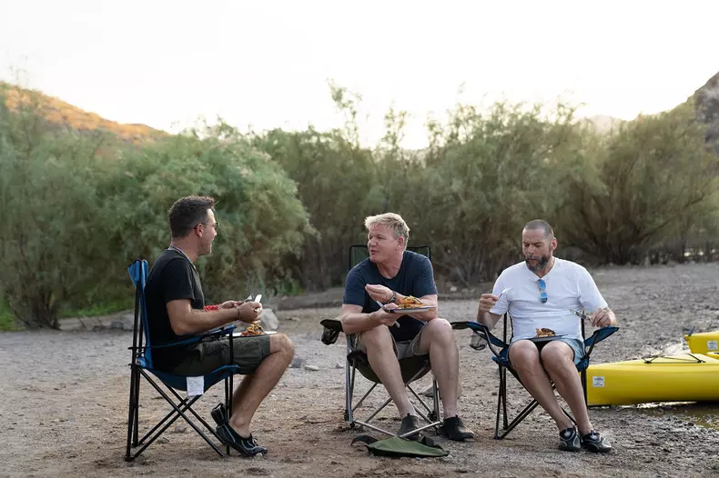 La drum cu Gordon, Gino si Fred