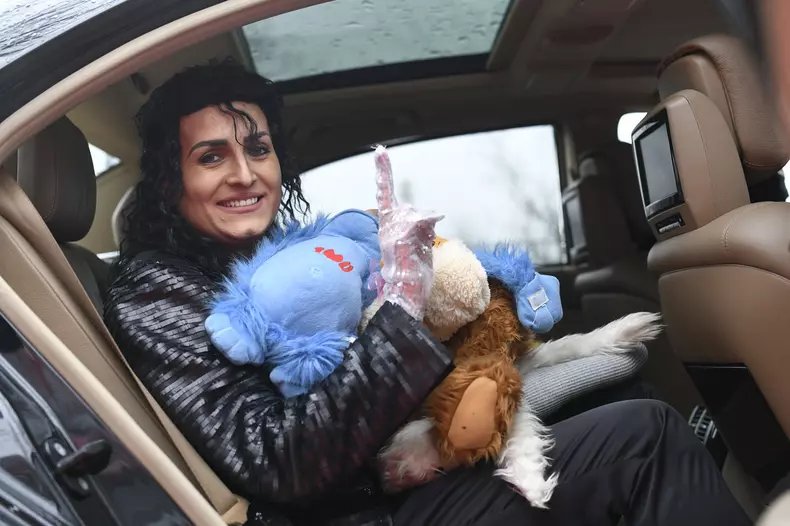 Un nou roast istoric la iUmor. Ce actor se transformă în Michael Jackson (3)