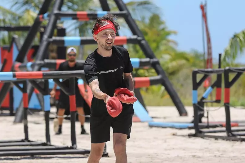 Cucu a părăsit Survivor Romania (3)