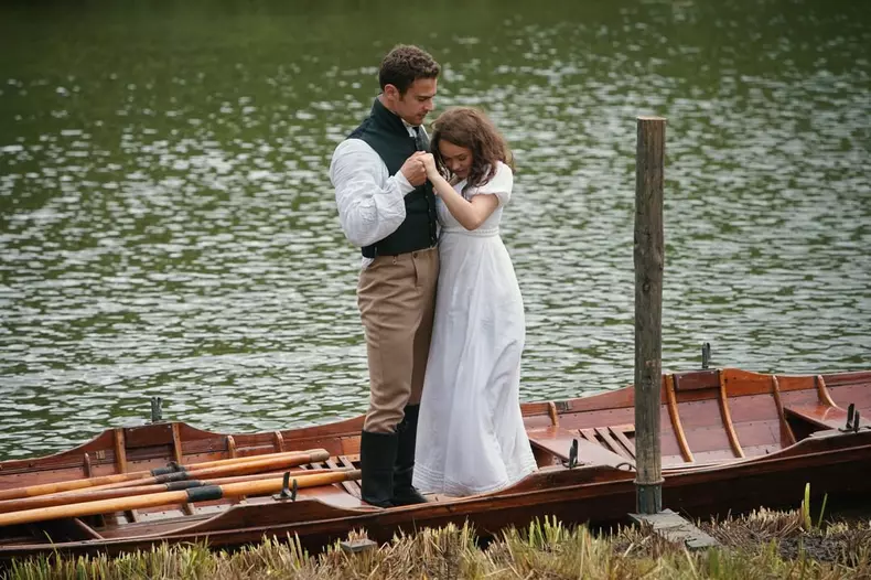 Au reînceput filmările la Sanditon. Ce știm despre sezonul 2 al serialului inspirat de Jane Austen (3)