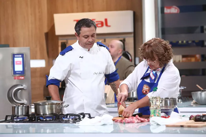 Cum-arata-Gina-Pistol-in-editiile-speciale-„Chefi-al-cutite-3