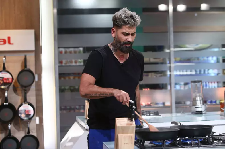 Cum-arata-Gina-Pistol-in-editiile-speciale-„Chefi-al-cutite-7