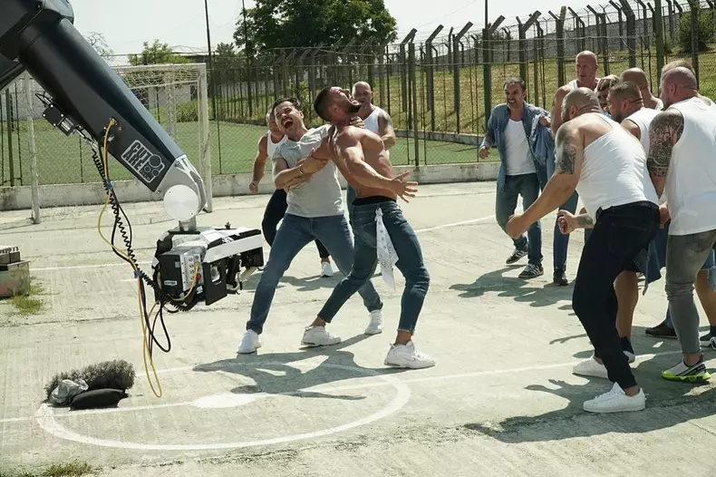 „Zapada-Ceai-si-Dragoste-are-in-distributie-un-numar-impresionant-de-vedete-16