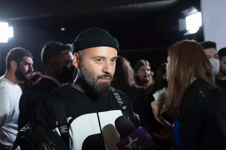 Ce-tinute-au-purtat-vedetele-la-premiera-de-gala-a-„Odata-pentru-totdeauna-filmul-regizat-de-Iura-Luncasu-12