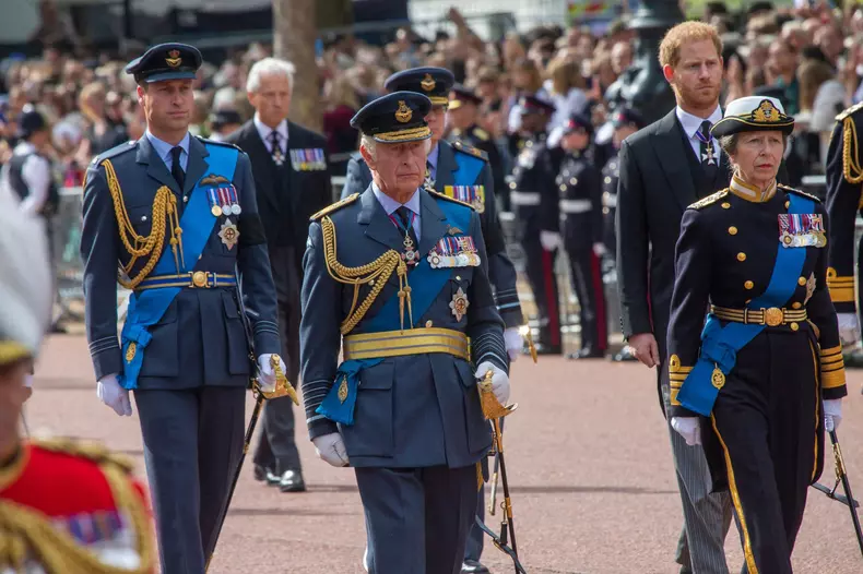 Body Queen Elizabeth II is carried to British Parliament