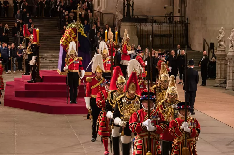 inmormantarea-Reginei-Elisabeta-a-II-a-3-1