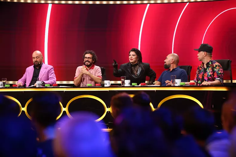 Stand-Up Revolution, 14 octombrie 2022. Cine este concurentul pentru care se bat jurații. A mai fost și la iUmor