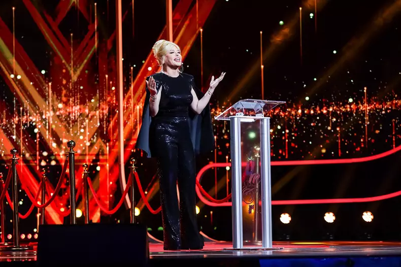 loredana-altfel-de-roast-pentru-anastasia-soare-episod-9-iumor-sezon-13