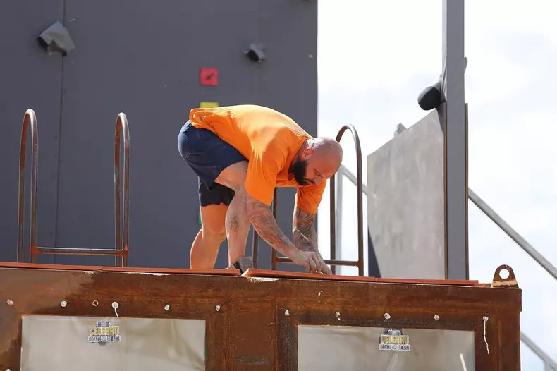 cine-sunt-finalistii-de-la-sunt-celebru-scoate-ma-de-aici-2022-5