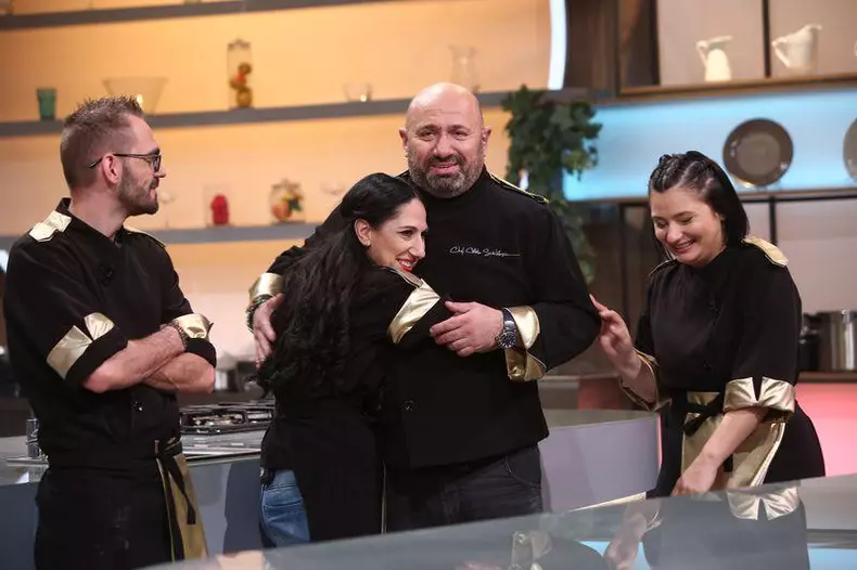 cine-sunt-semifinalistii-chefi-la-cutite-2022-sezonul-10.-doi-concurenti-au-fost-eliminati-1