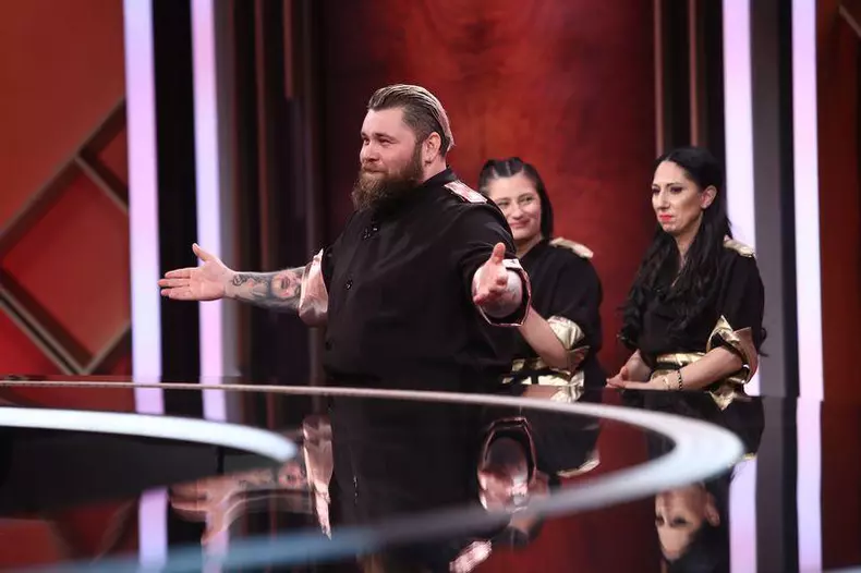 cine-sunt-semifinalistii-chefi-la-cutite-2022-sezonul-10.-doi-concurenti-au-fost-eliminati-4