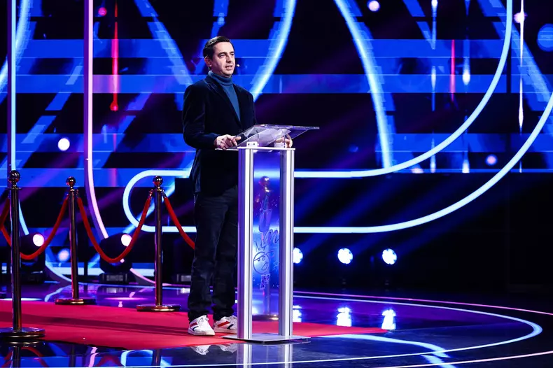 cosmin-natanticu-roast-pentru-vio-jurat-special-iumor-