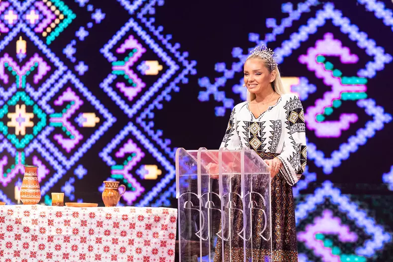 maria-constantin-celebrities-twist-editie-speciala-stand-up-revolution