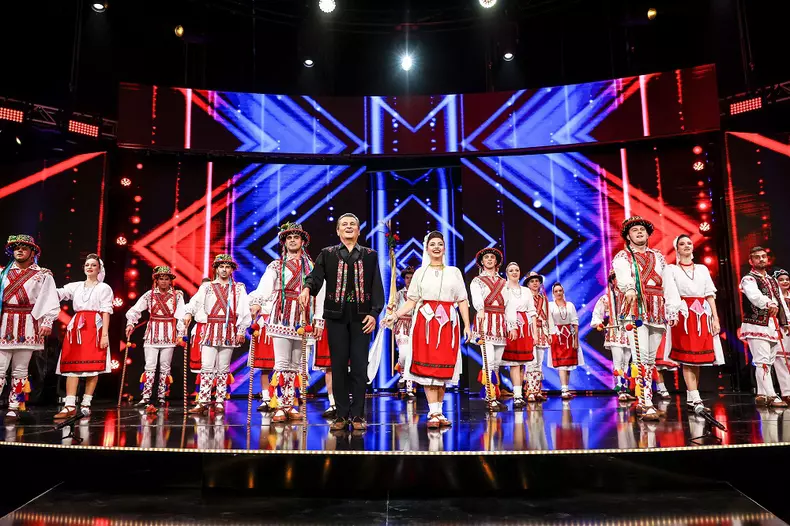 nea-marin-larisa-barbu-dansatorii-calusul-auditii-stand-up-revolution-episod-07-sezon-2-1