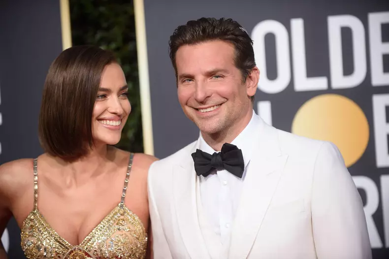O nouă dovadă că Irina Shayk și Bradley Cooper s-au împăcat! Gesturile intime surprinse de paparazzi