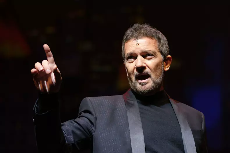 Pe cine vrea Antonio Banderas să vadă în rolul lui Zorro