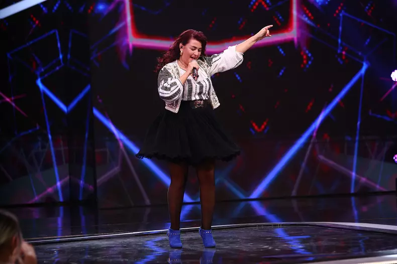 rona-hartner-razi-cu-ROaST-de-sarbatoare-