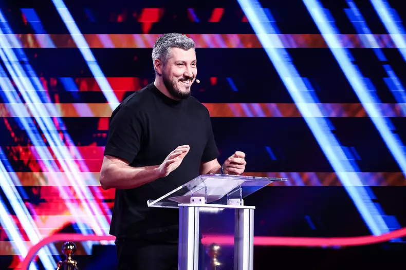 sorin-parcalab-roast-pentru-vio-jurat-special-iumor-episod-12-sezon-13