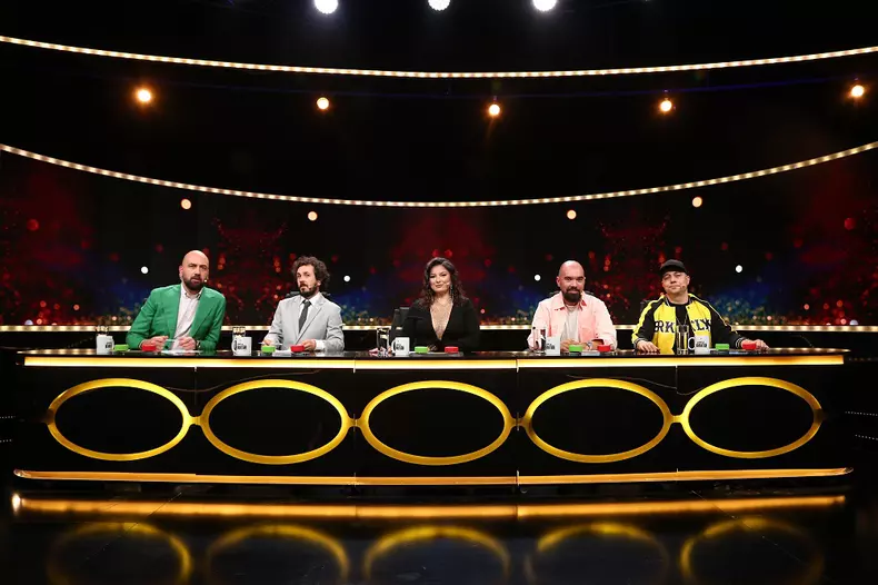 „Stand-Up Revolution”, 4 noiembrie 2022. Iulia Albu, apariție excentrică la TV. Cum i-a uimit vedeta pe jurații emisiunii (1)