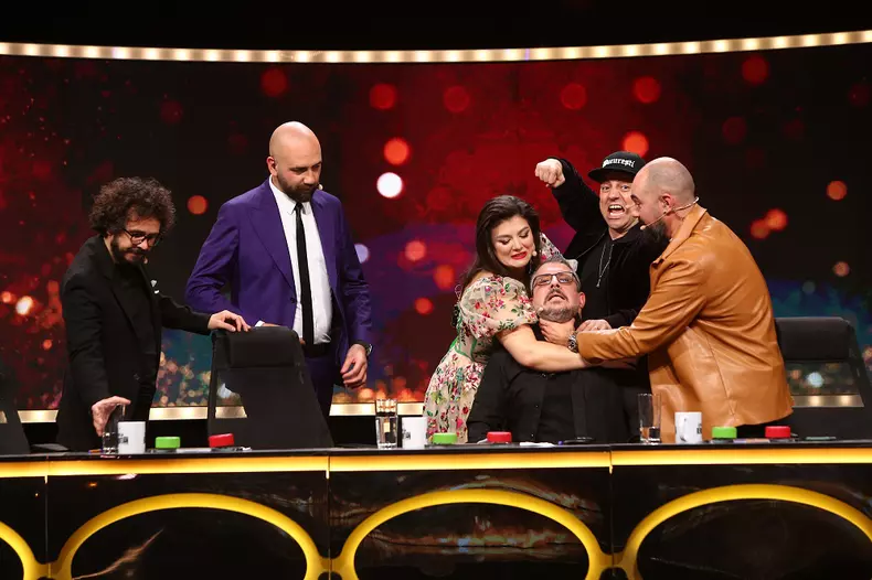 dan-frinculescu-invitat-special-finala-stand-up-revolution-sezonul-2-juratii-show-ului_2022_decembrie