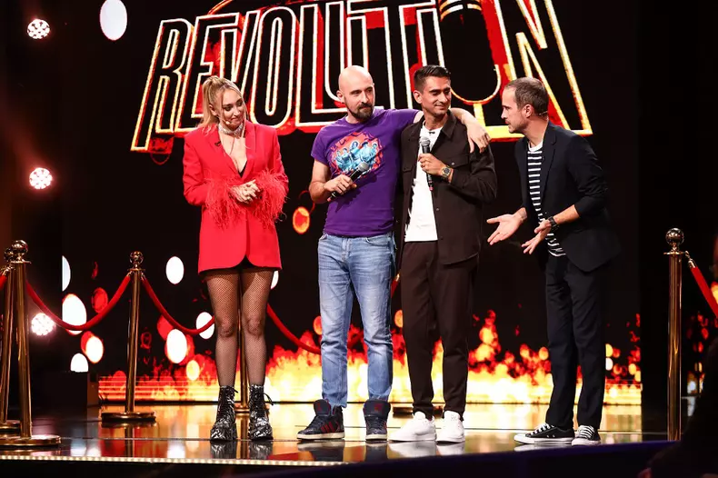 florin-gheorghe-vs-andrei-negoita-alaturi-de-serban-copot-ilona-brezoianu-ultima-semifinala-stand-up-revolution-sezon-2