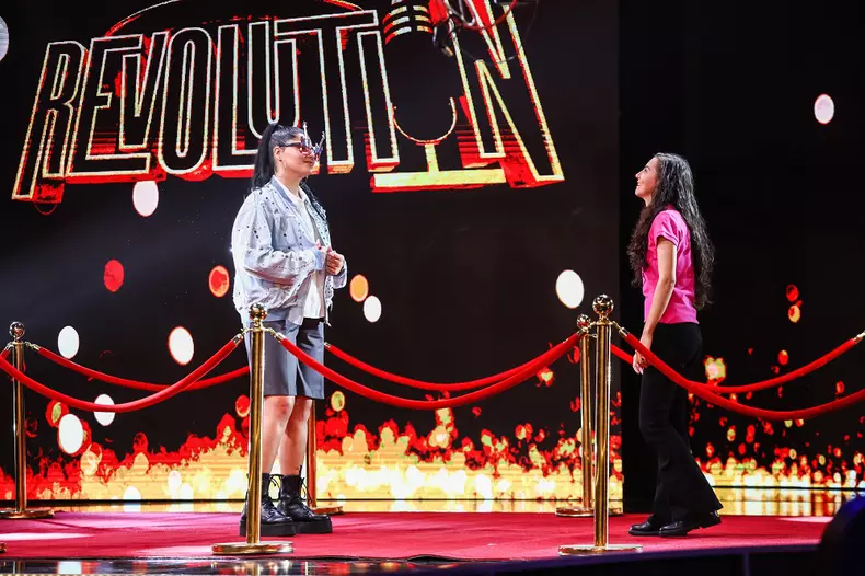 ioana-state-la-duel-cu-andreea-curea-semifinala-1-stand-up-revolution