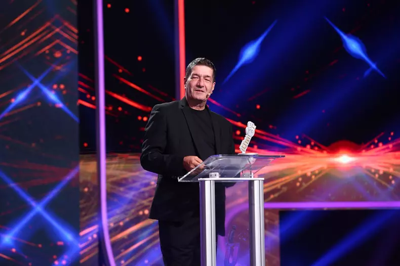 radu-pietreanu-premiat-la-gala-premiilor-muzicale-iumor