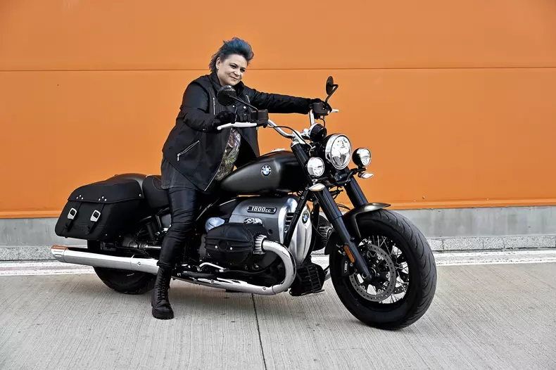 Anca Sigartău, schimbare radicală de look pentru rolul El Capitan din Lia – Soţia soţului meu (4)