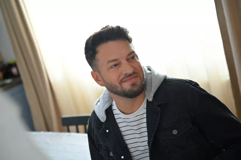 cine-este-romeo-visca-noul-actor-din-lia-4