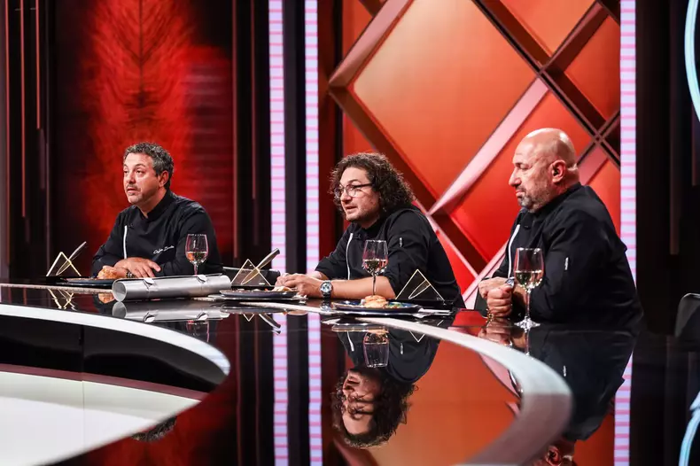 Se schimbă regulile la Chefi la cuțite, sezonul 11.  „Va fi dezastru la amuletă!”