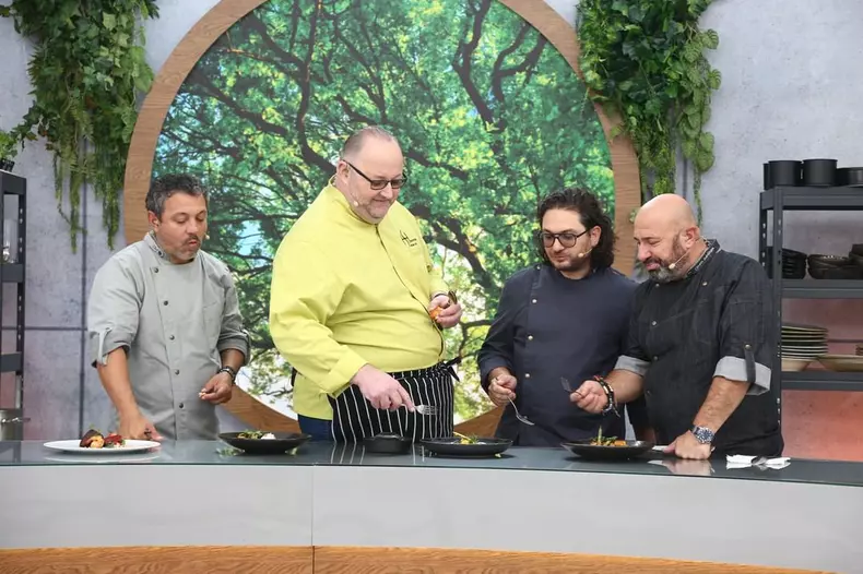 chefi-la-cutite-2023.-cine-a-castigat-amuleta.-verdictul-dat-de-liviu-varciu-3