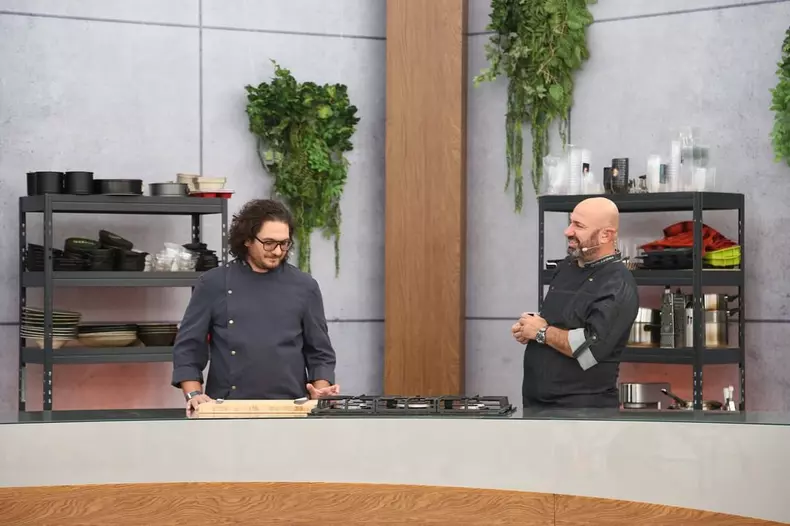 chefi-la-cutite-2023.-cine-a-castigat-amuleta.-verdictul-dat-de-liviu-varciu-5