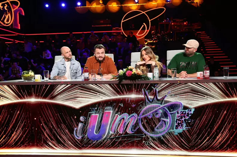 juratii-iumor-vizitati-de-iepurasul-de-paste-pe-platoul-de-filmare_2023