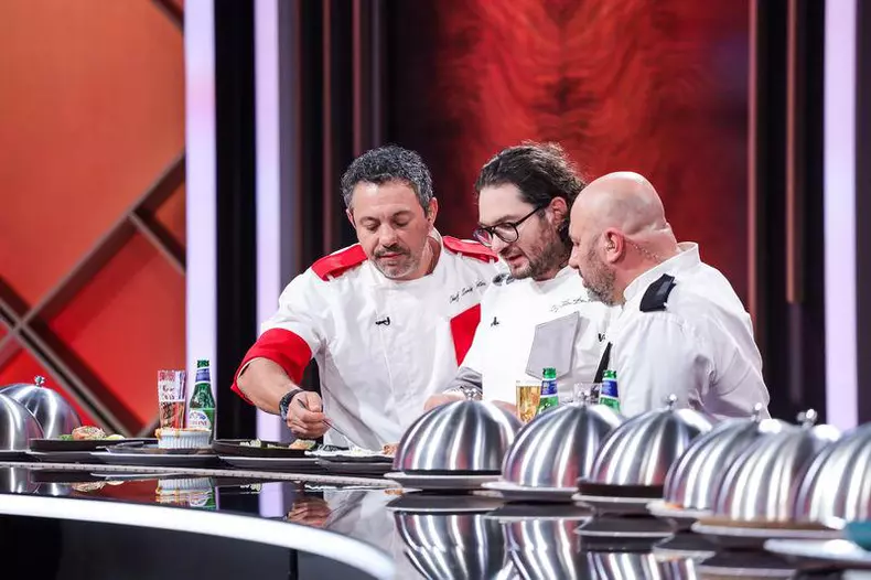 adrian-hampu-eliminat-de-la-chefi-la-cutite-2023.-nu-cred-asa-ceva-nu-mai-inteleg-nimic-3