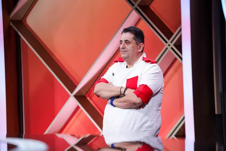 daniel-dragomir-eliminat-de-la-chefi-la-cutite-2023.-de-ce-a-fost-amalia-depunctata-2