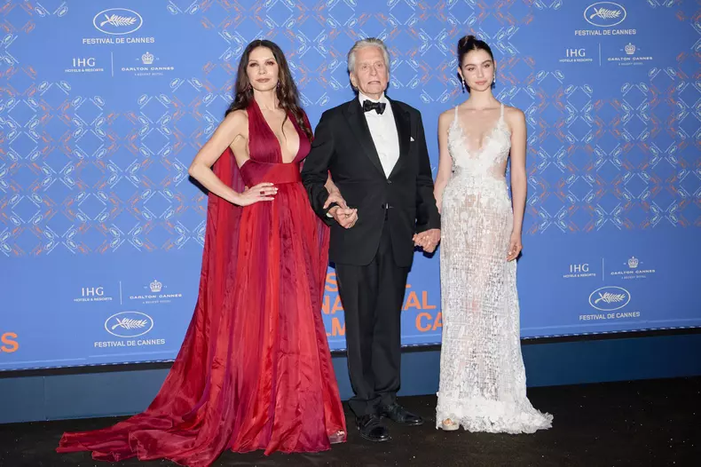 M - Photocall du dîner de la cérémonie d'ouverture du 76ème Festival International du Film de Cannes, au Carlton