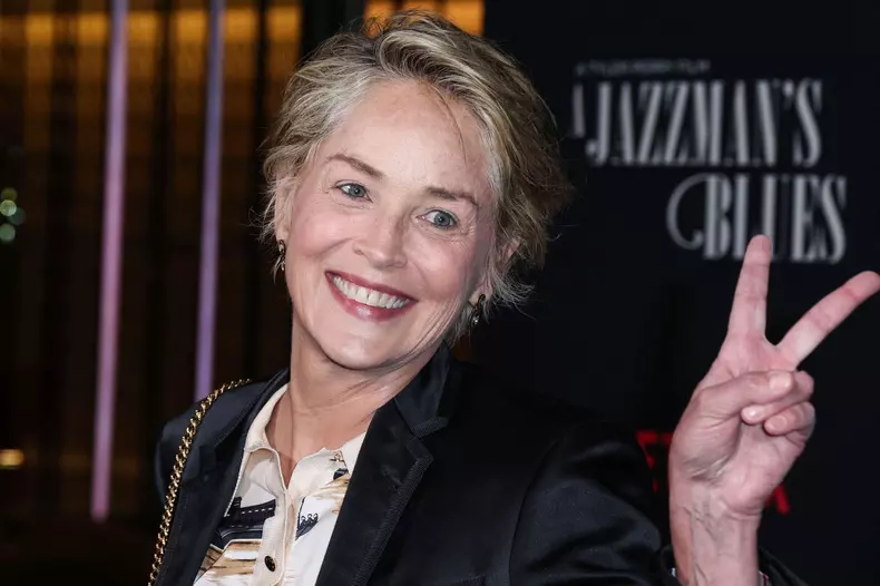 Sharon Stone a pozat în costum de baie la 65 de ani. Cum arată acum actrița din „Instinct primar”