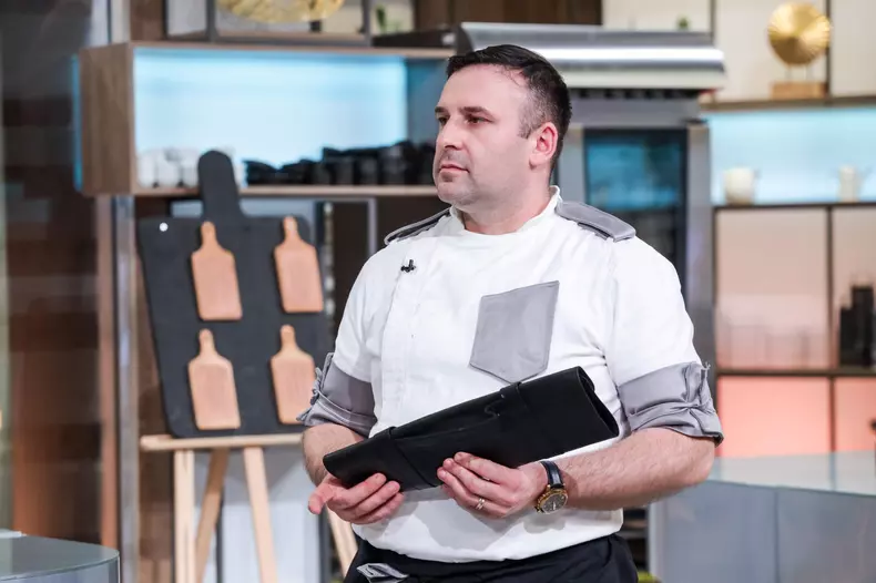 alti-doi-concurenti-au-fost-eliminati-de-la-chefi-la-cutite-2023.-pe-cine-au-pierdut-sorin-bontea-si-florin-dumitrescu-1