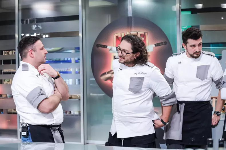 alti-doi-concurenti-au-fost-eliminati-de-la-chefi-la-cutite-2023.-pe-cine-au-pierdut-sorin-bontea-si-florin-dumitrescu-5