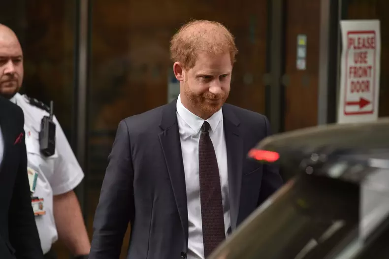 Fratele prințesei Diana îi sare în apărare prințului Harry. Mesajul dur transmis de Charles Spencer