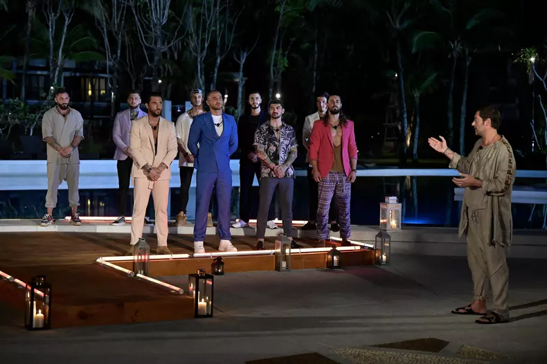 Insula iubirii 2023. Surpriză la ceremonia ghirlandelor. Ce s-a întâmplat după ce ispitele și-au ales preferații