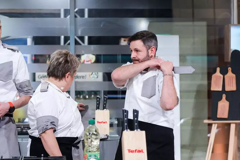 iulia-istrate-eliminata-de-la-chefi-la-cutite-2023.-ce-concurent-nou-are-florin-dumitrescu-in-echipa-lui-5