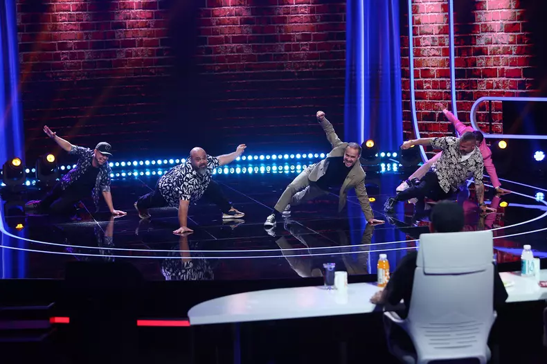 serban-copot-dan-badea-magicianul-robert-tudor-fachirul-din-peris-perversu-de-pe-targu-ocna-iumor-gala-combinatiilor-explozive_